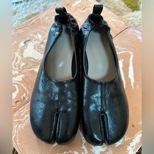 Tabi Heels. No brand name. Fit like size 7.5-8 us women’s shoes